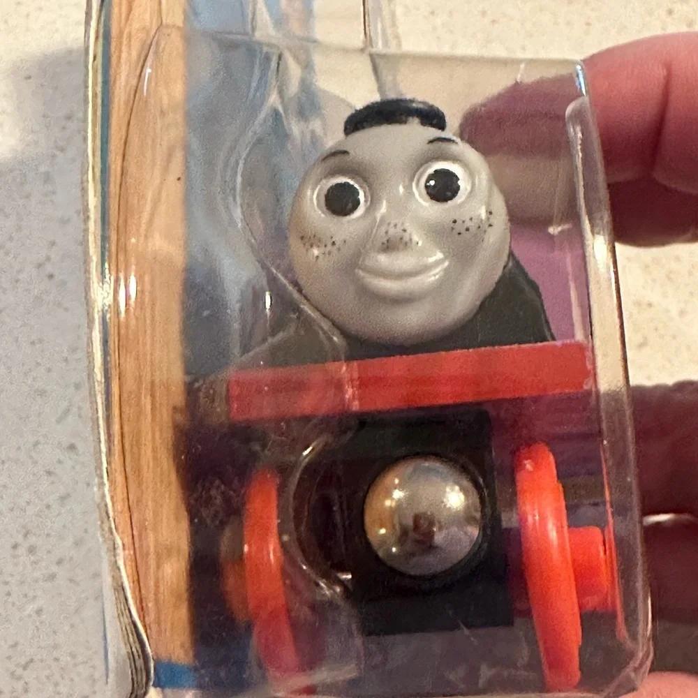 NIB “ROSIE” Thomas The Train Made By Tomy In Original Packaging 18 months +